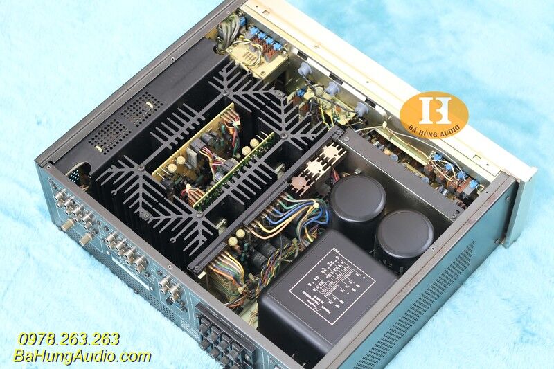 Amply Accuphase E303 đẹp xuất sắc