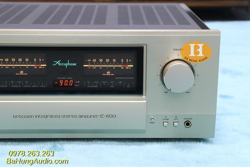 Amply Accuphase E600 like new 99%