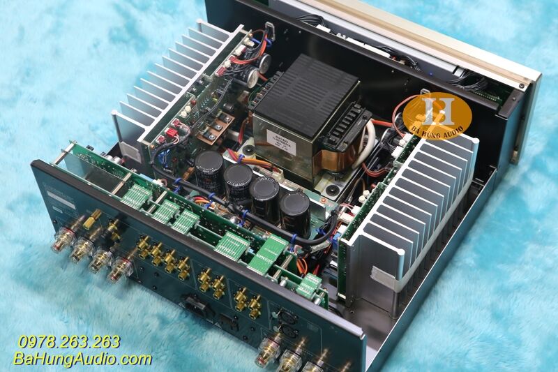 Amply Luxman L505UX Gold đẹp xuất sắc