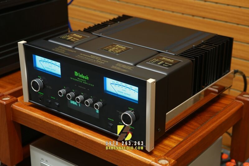Amply Mcintosh MA8900 hàng mới chính hãng
